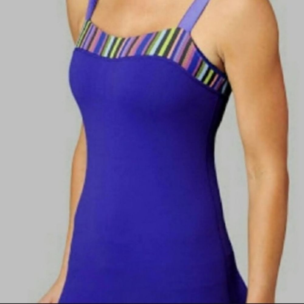 Lululemon size 8 top tank top satin straps built in bra striped trim good preown